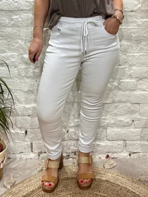 Boy Friend Elastic waist Denim Magic Rueben Jeans With Pockets in White
