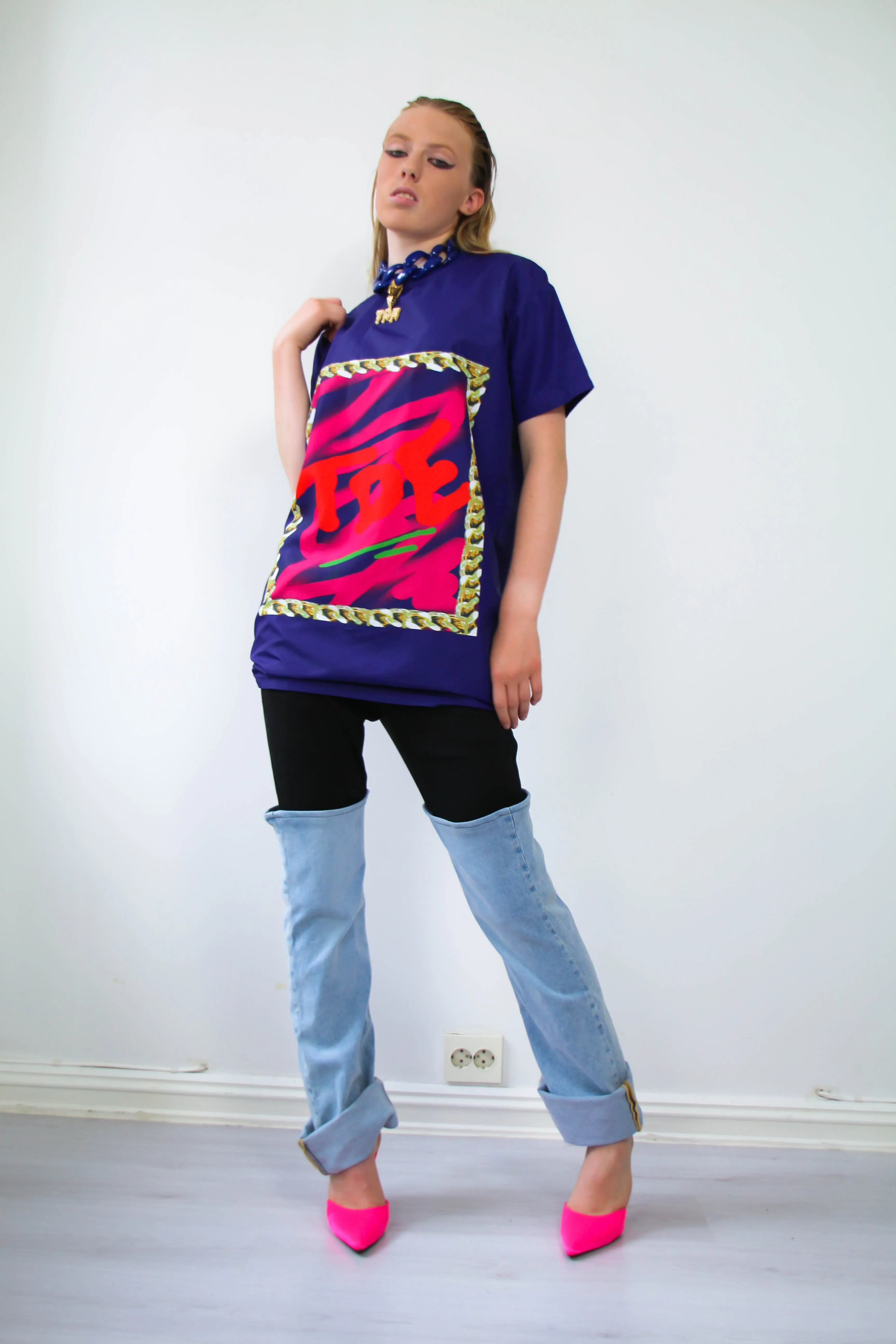 Pants with elastic band and denim detail